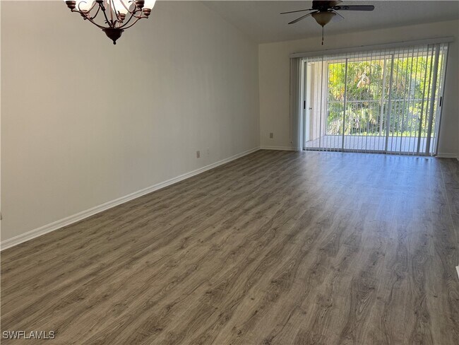 Foto del edificio - 7773 Jewel Ln