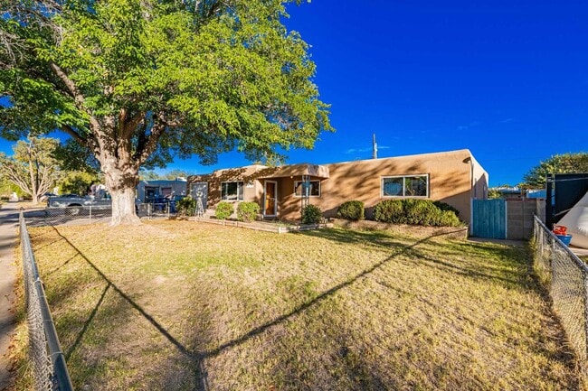 Building Photo - 1321 Delamar Ave NW