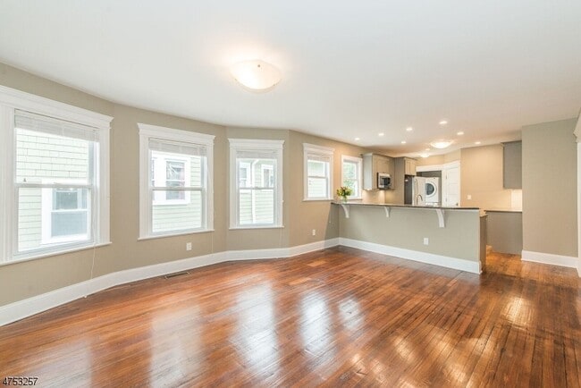 Building Photo - 34 N Willow St