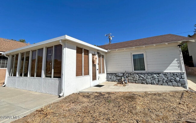 Building Photo - 14971 Elizabeth Lake Rd