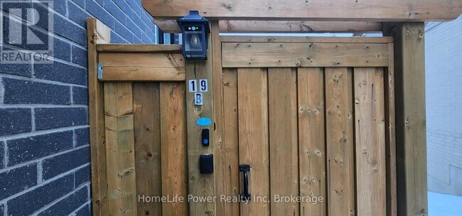 Photo du bâtiment - 19 Ferris Cir