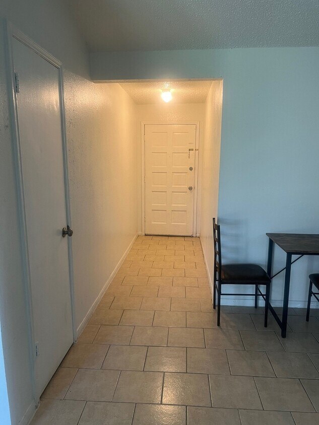 Foto del edificio - 12211 Wood Spring Ln