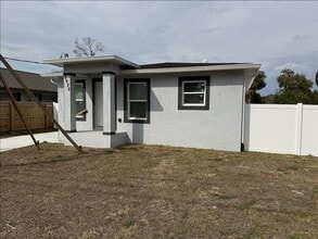 Building Photo - 2922 E 21st Ave