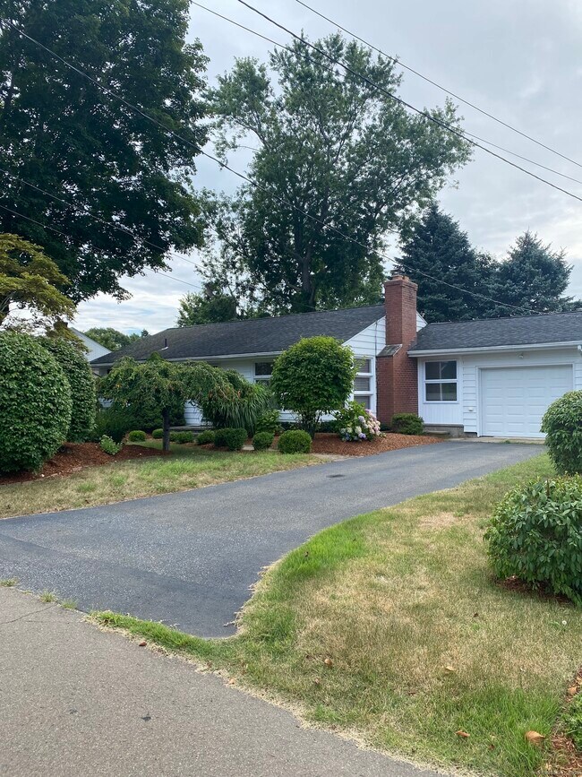 Foto del edificio - 25 Fenwood Rd