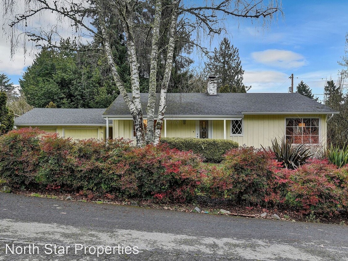 Foto principal - 4 br, 2 bath House - 159 Ladd St.