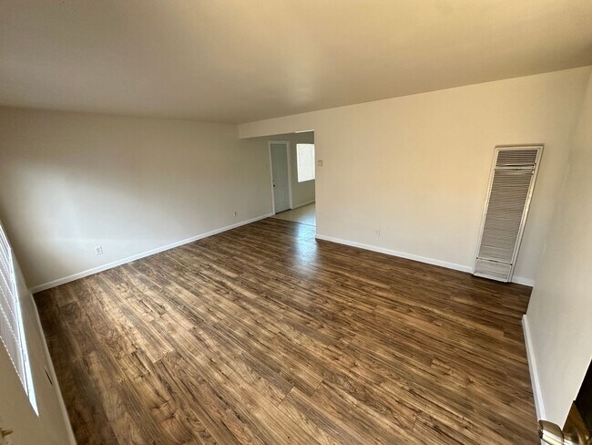Building Photo - 544-546 8th Street