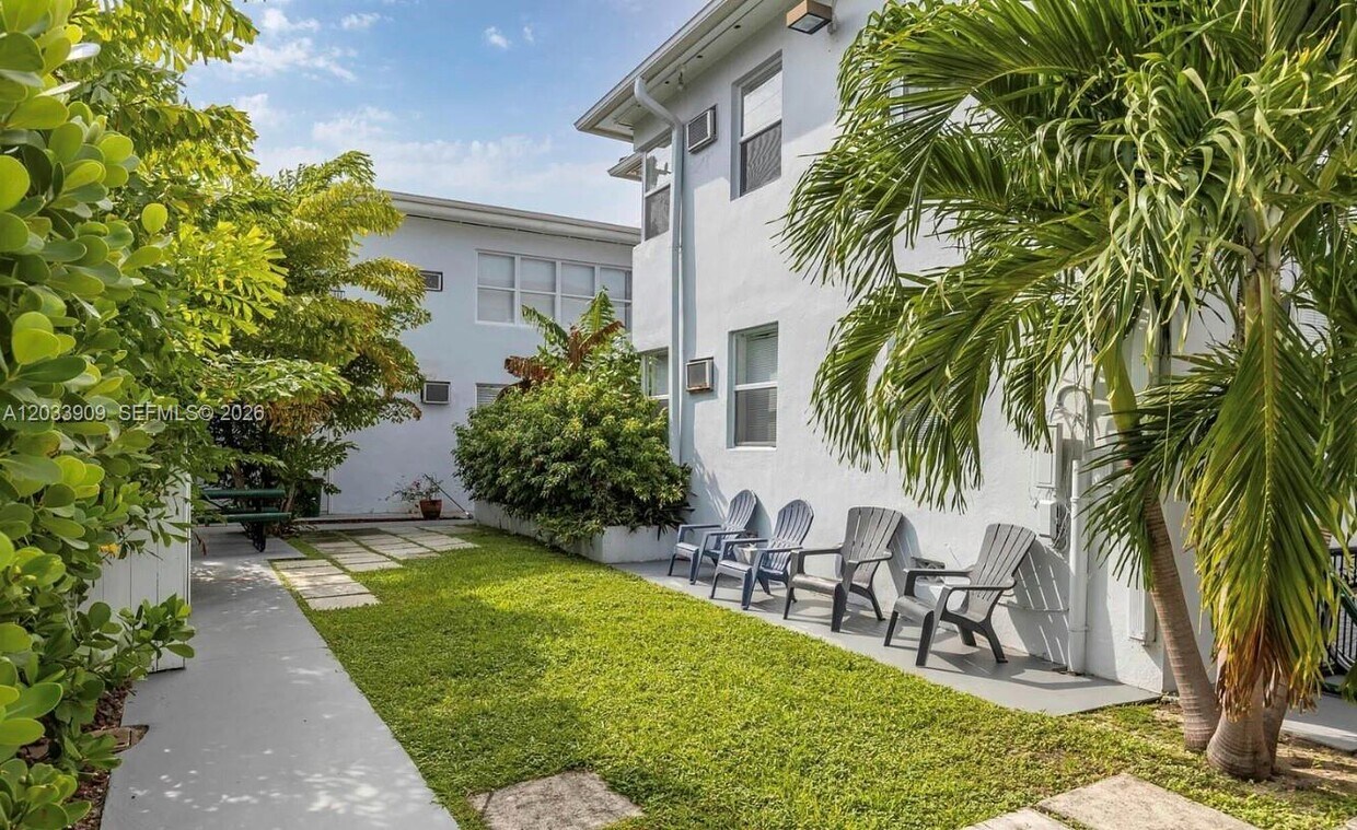 Foto del edificio - 9473 Abbott Ave