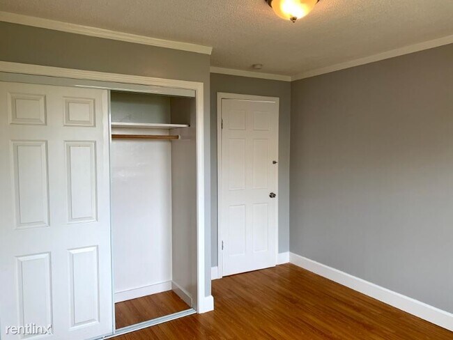 Building Photo - 151 Evergreen Ave
