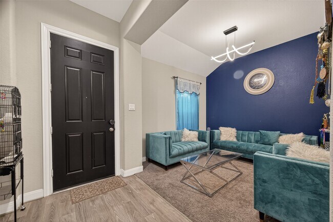 Foto del edificio - 2209 Hidden Meadow Ln
