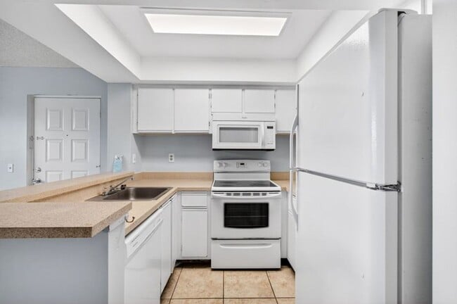 Move-In Ready Rental near Tanger Outlets! - Move-In Ready Rental near Tanger Outlets! Apartment