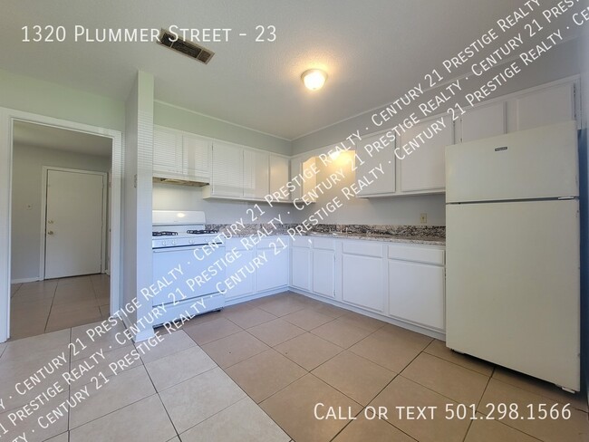 Building Photo - 1320 Plummer St