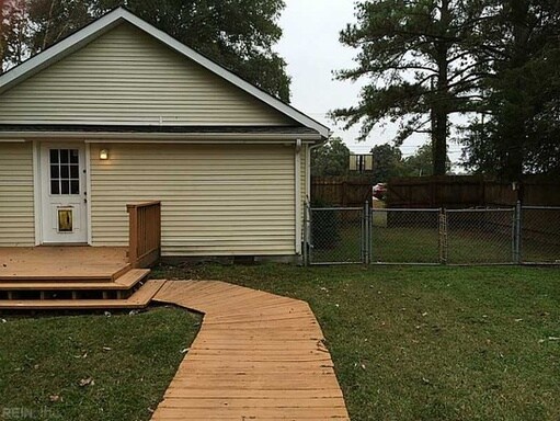 Building Photo - 424 Clearfield Ave