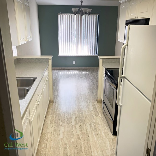 Building Photo - 887 Cherry Creek Cir