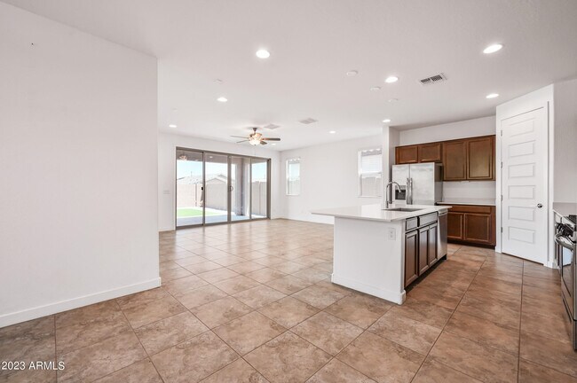 Building Photo - 1662 W Monte Way