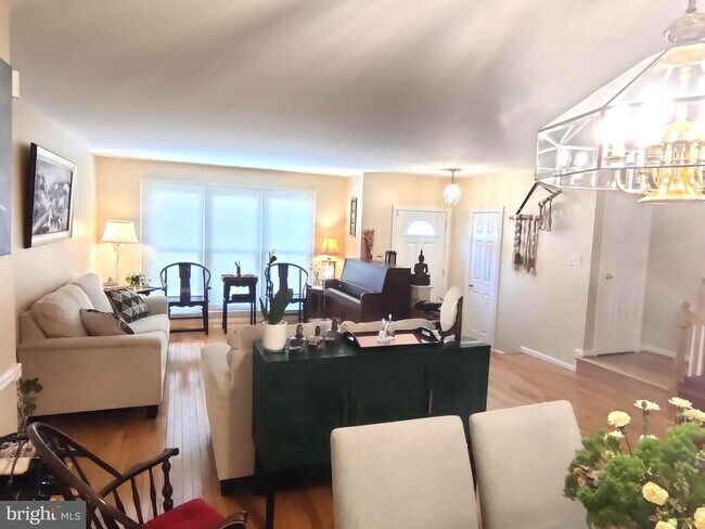Foto del edificio - 7212 Burton Hill Ct