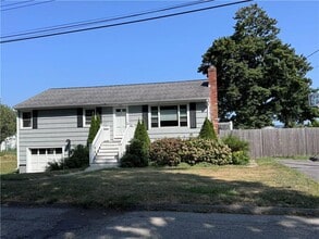 Building Photo - 3 Viking Dr