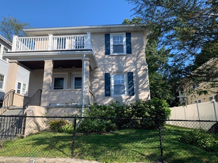 Photo - 38 Sterling Rd (Waltham, MA)