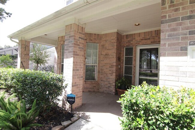 Building Photo - 1711 Hoyt Ln