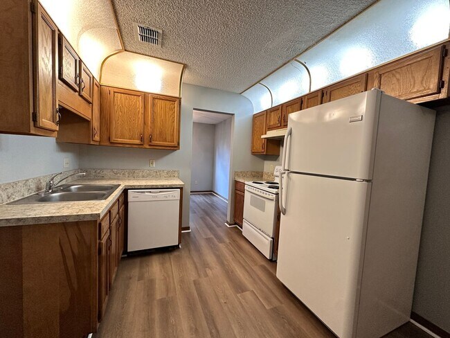 Building Photo - Best Townhouse for the money in Ft.Caroline