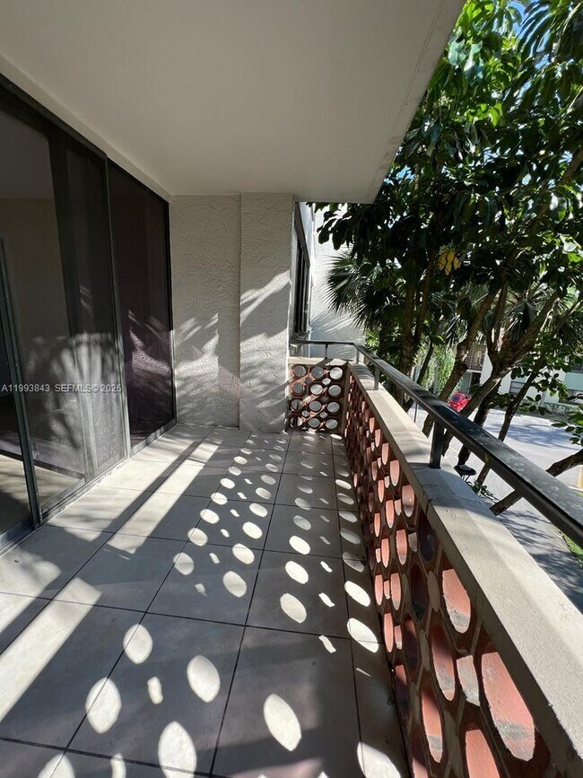 Foto del edificio - 4222 Inverrary Blvd