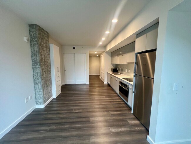 Building Photo - Koda Condominiums - International District