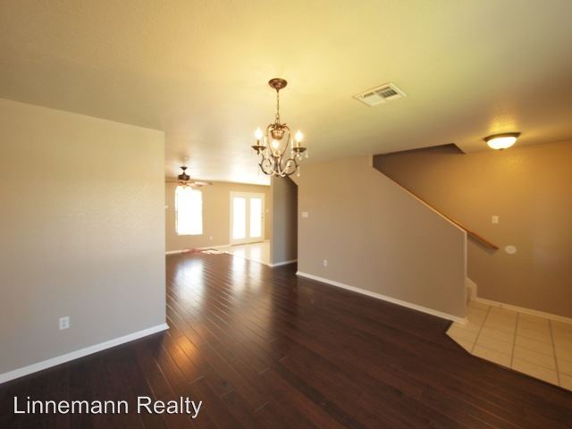 Building Photo - 2402 Napier Dr