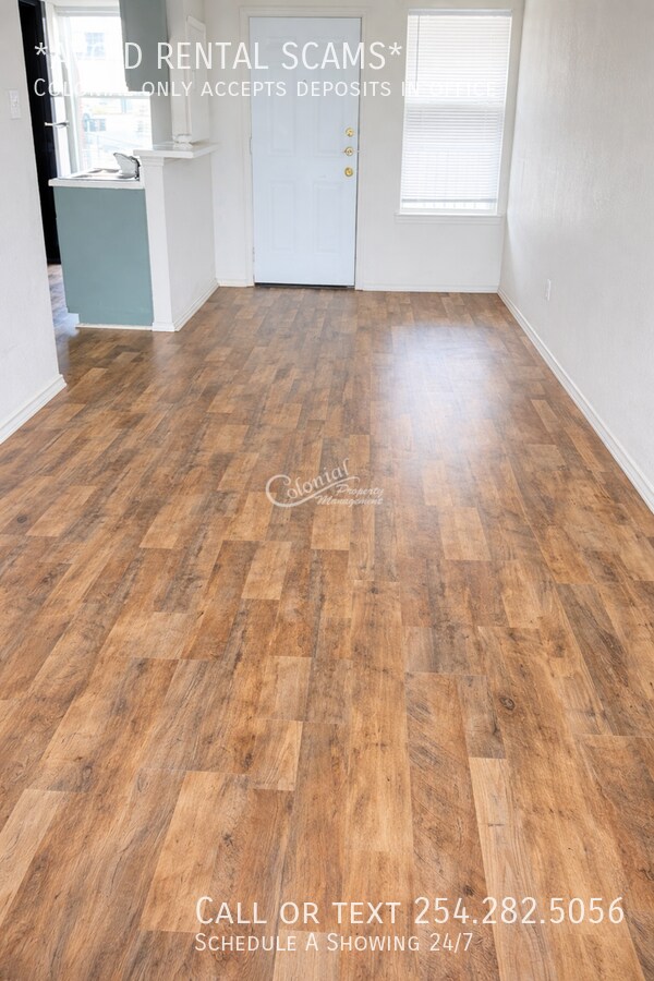 Foto del edificio - 5705 Greengate Dr