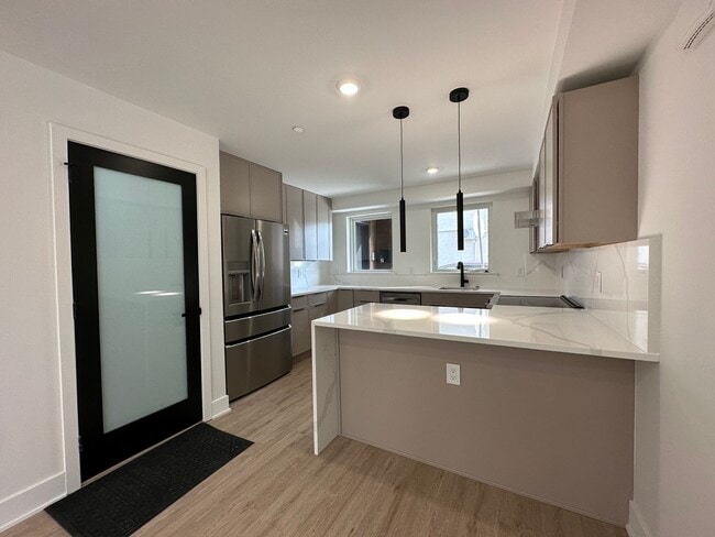 Building Photo - 2601 E Boston St