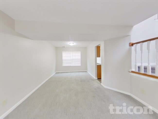Building Photo - 1022 Pine Mountain Way