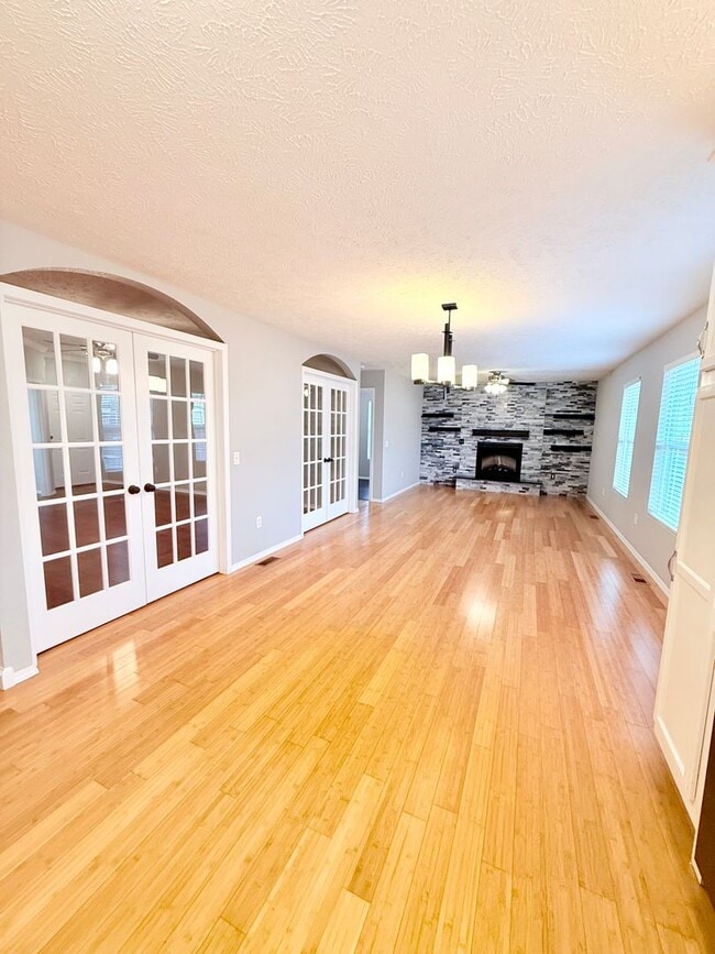 Building Photo - Bent Tree Subdivision - 4 BR - 2 Living Areas - 3 Car