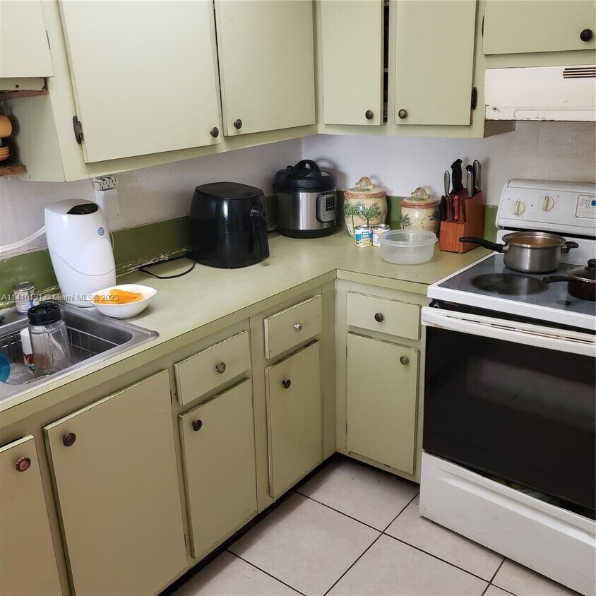 Foto del edificio - 10090 NW 80th Ct