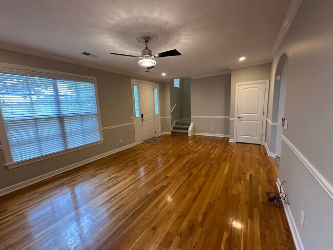 Foto del edificio - Beautiful 4 Bed 3 Bath House In Murfreesboro