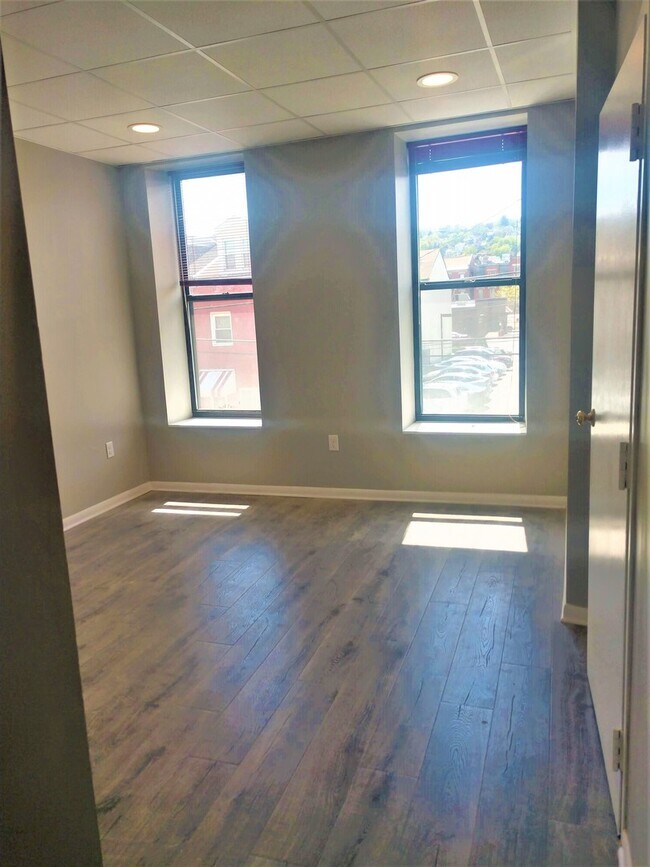 Foto del edificio - 2323 Sidney St