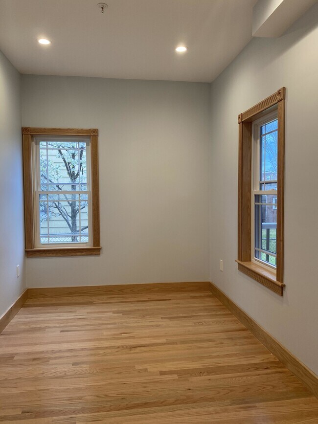Building Photo - 28 Tolman St