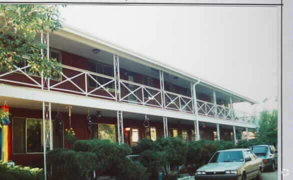 Primary Photo - Laguna Place