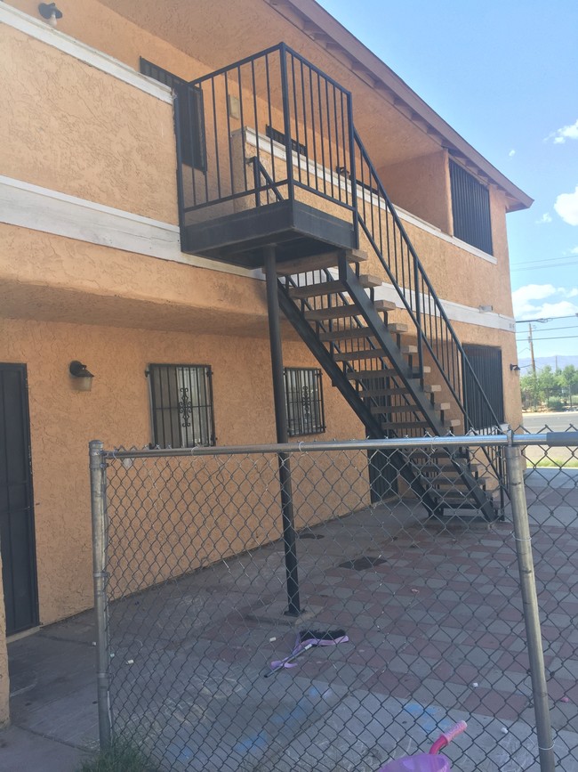 Building Photo - 5745 E Lake Mead Blvd