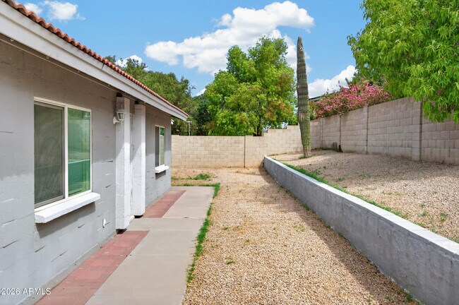 Foto del edificio - 4902 W Crocus Dr