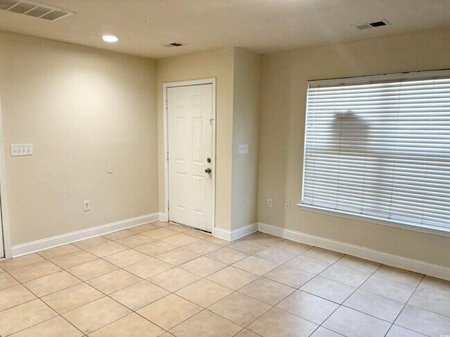 Building Photo - 1311 Monticello Dr