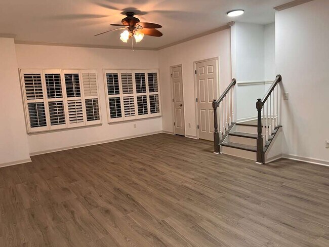 Foto del edificio - 132 Darley Dale Loop