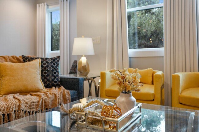 Building Photo - 3737 Bienville Ave