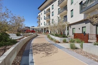 Building Photo - Sentral Old Town