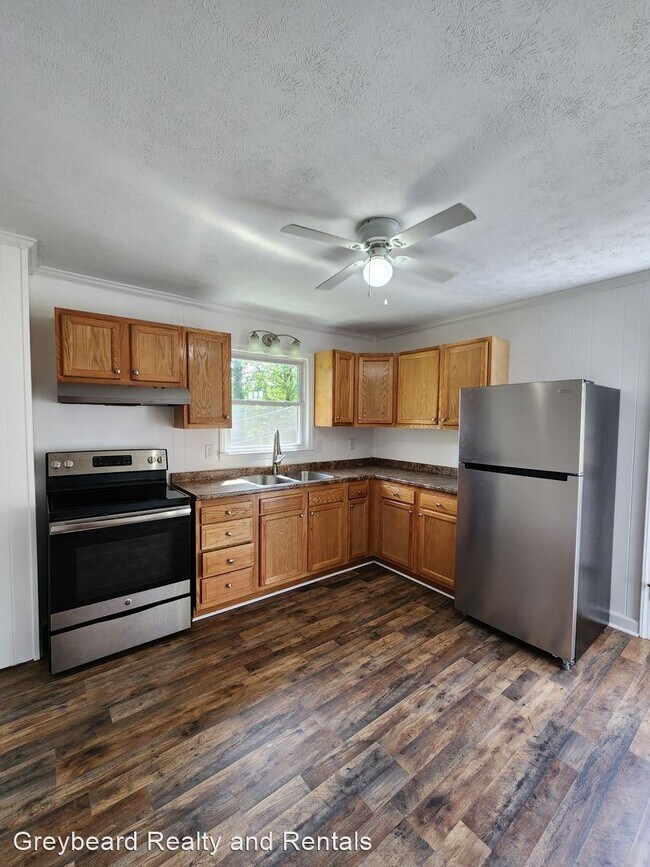 Foto del edificio - 3 br, 1.5 bath House - 33 Alexander Street