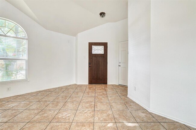 Foto del edificio - 1517 Rainbow Parke Dr