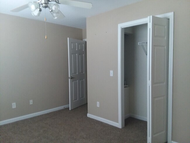 Building Photo - 2 Bedroom, 2 Bath Condo Johnson City, TN