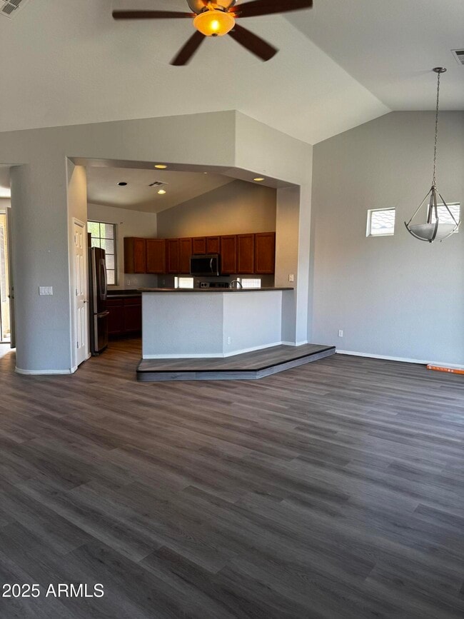 Building Photo - 17522 W Lavender Ln