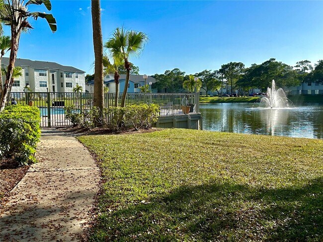Foto del edificio - 1401 Village Blvd