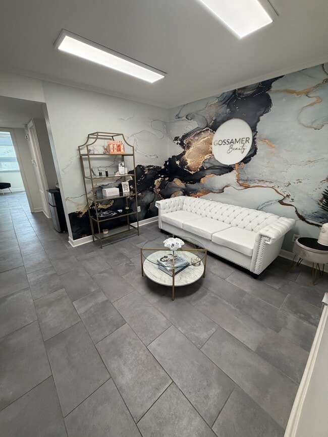 Building Photo - 2955 Ridgelake Dr