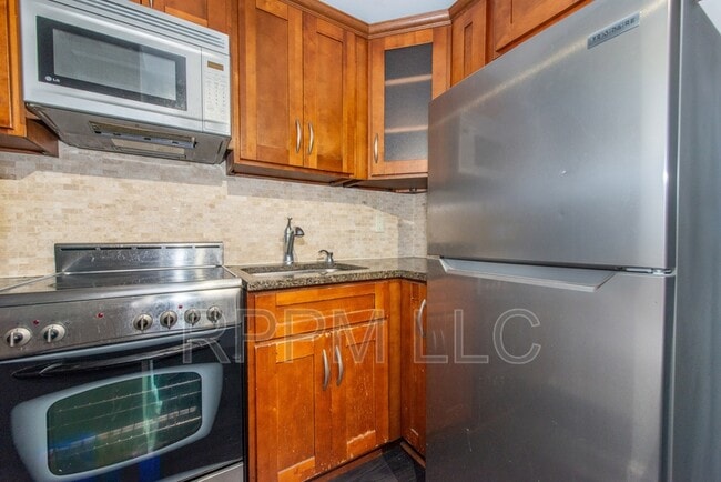 Foto del edificio - 60 Parkway Dr