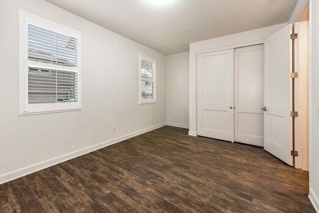 Foto del edificio - Village at Los Carneros 5 bdrm / 3 bth Home w/ 2-Car Garage and AC!