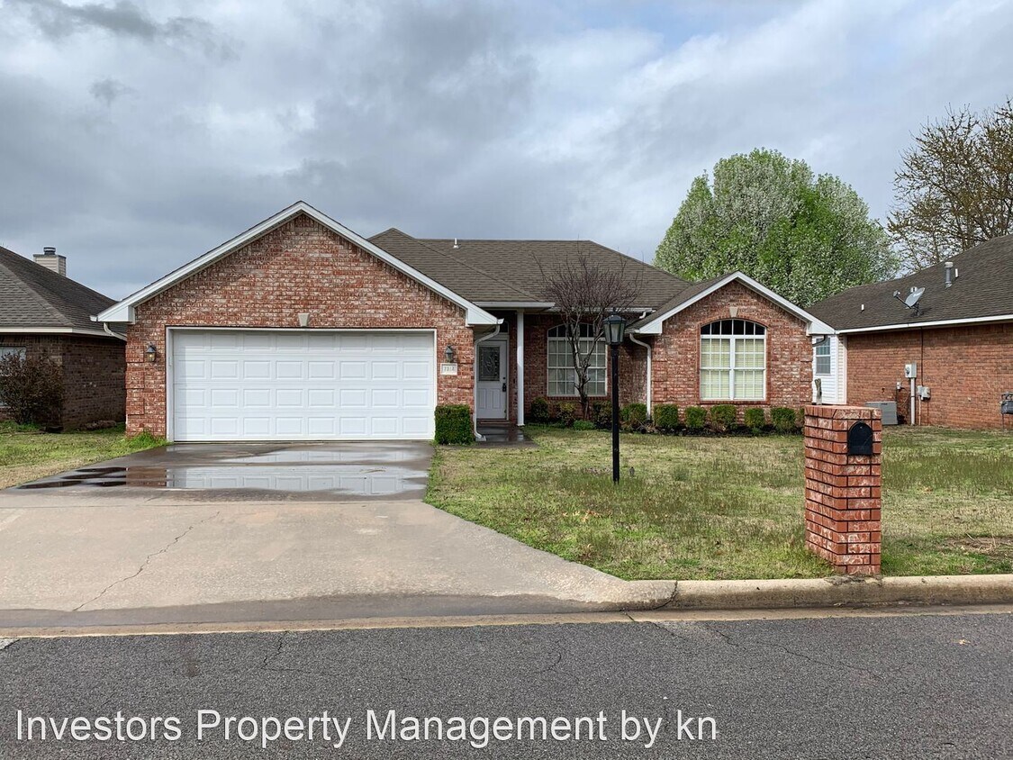 Foto principal - 3 br, 2 bath House - 7314 Red Pine Dr